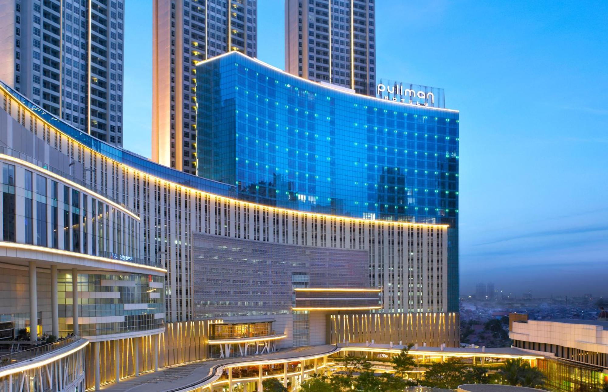 Pullman Jakarta Central Park Exterior foto