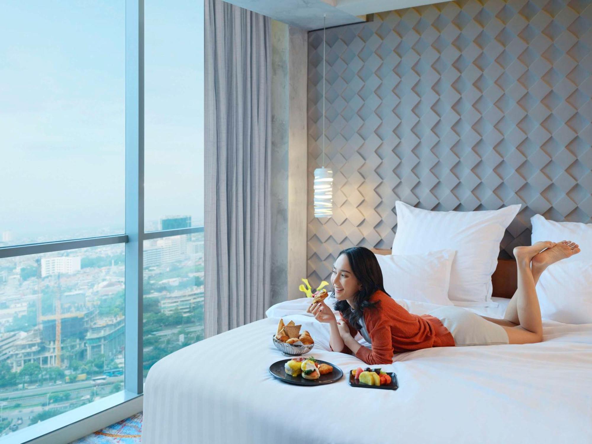 Pullman Jakarta Central Park Exterior foto A guest at the hotel